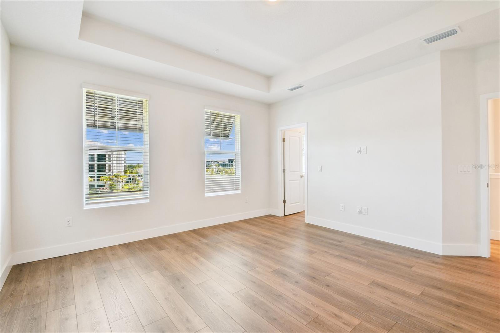 EMERALD LANDING AT WATERSIDE - Residential