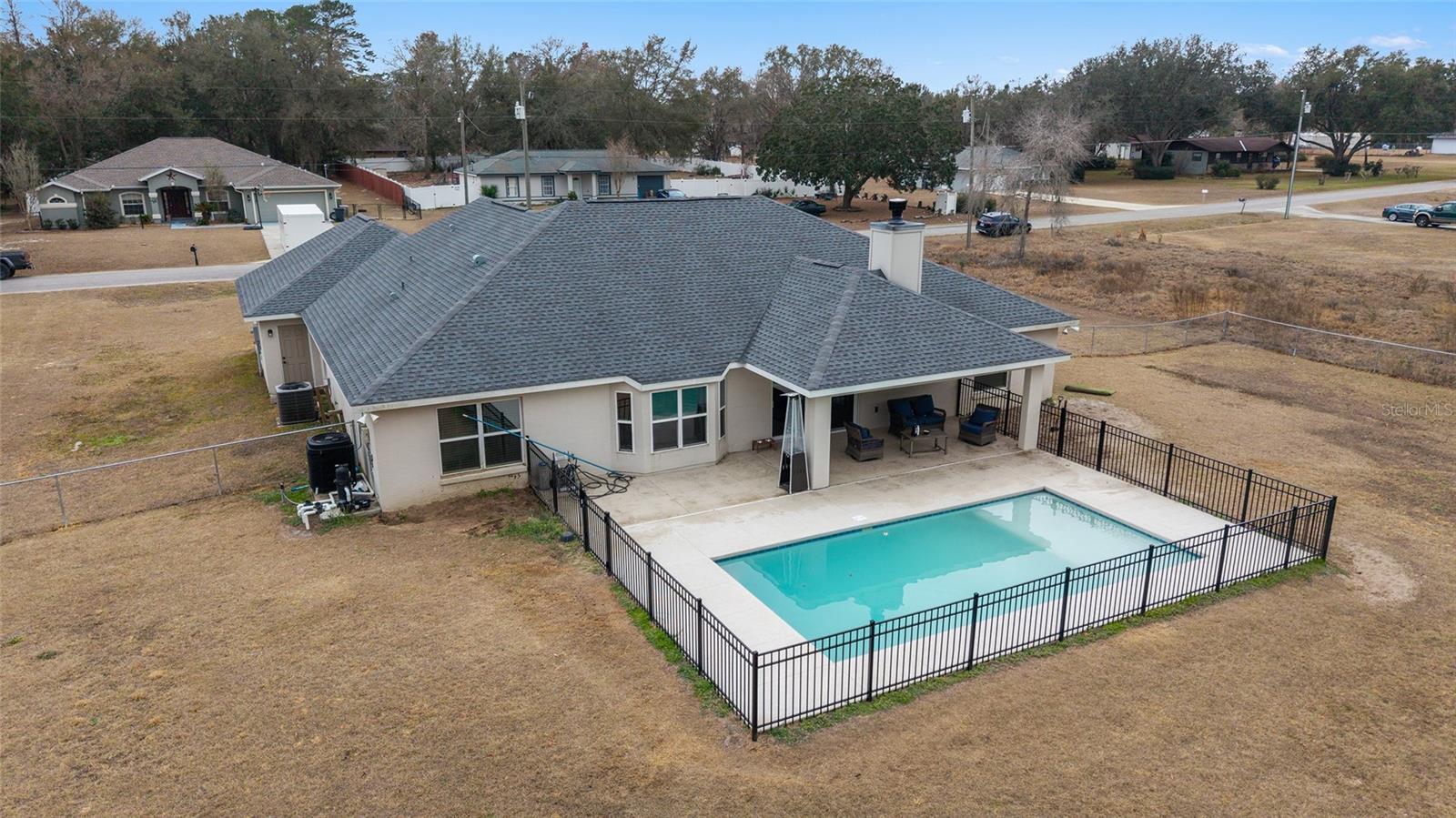 SMITH LAKE ESTATE - Residential