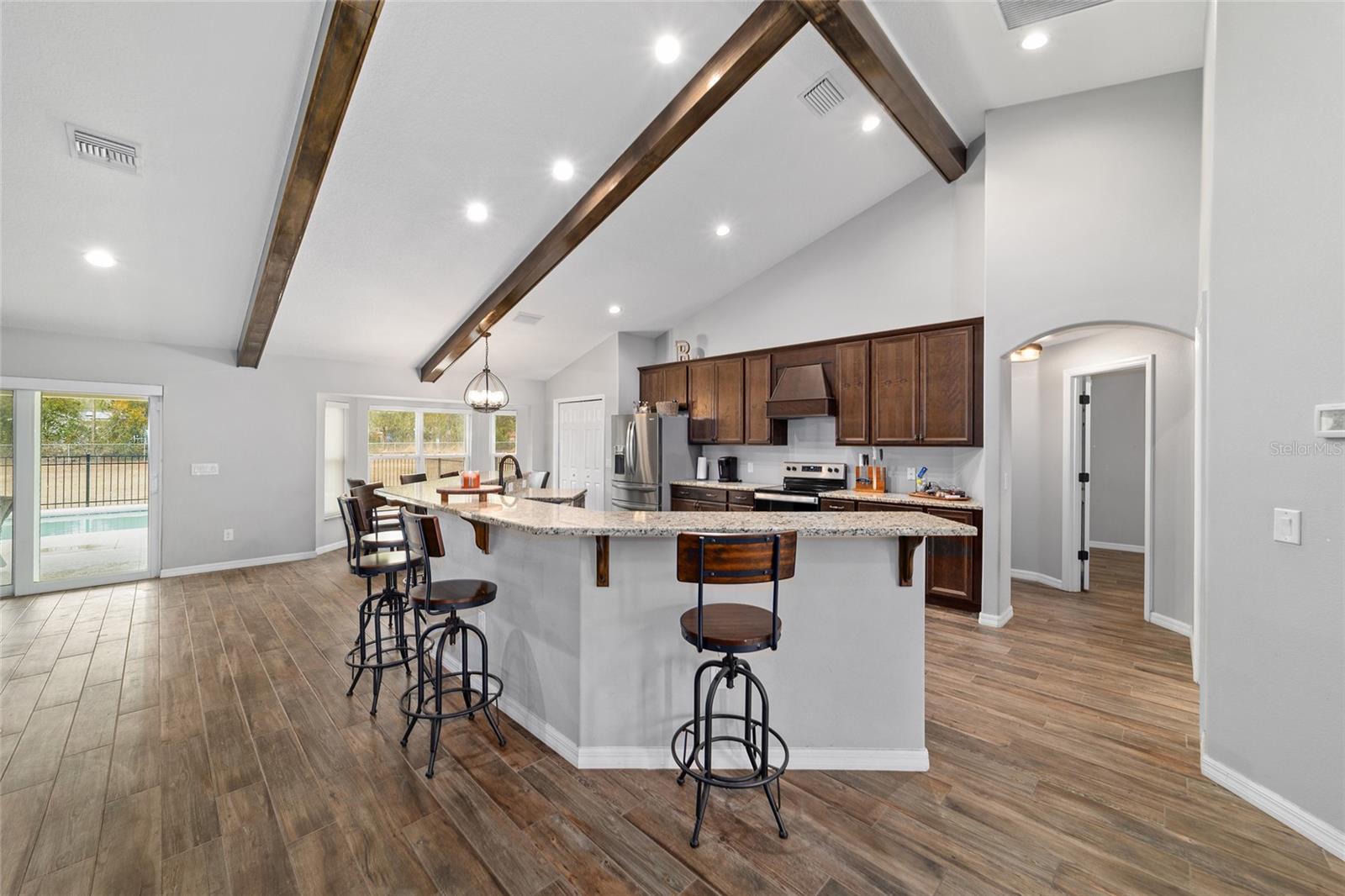 SMITH LAKE ESTATE - Residential