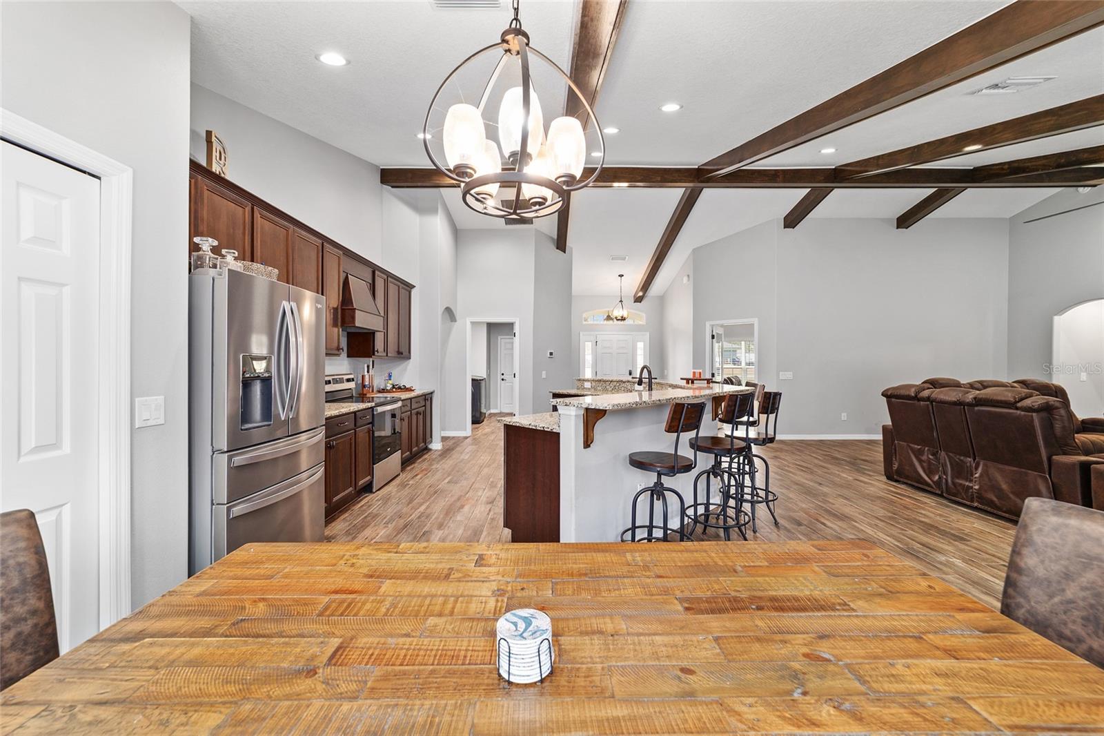 SMITH LAKE ESTATE - Residential