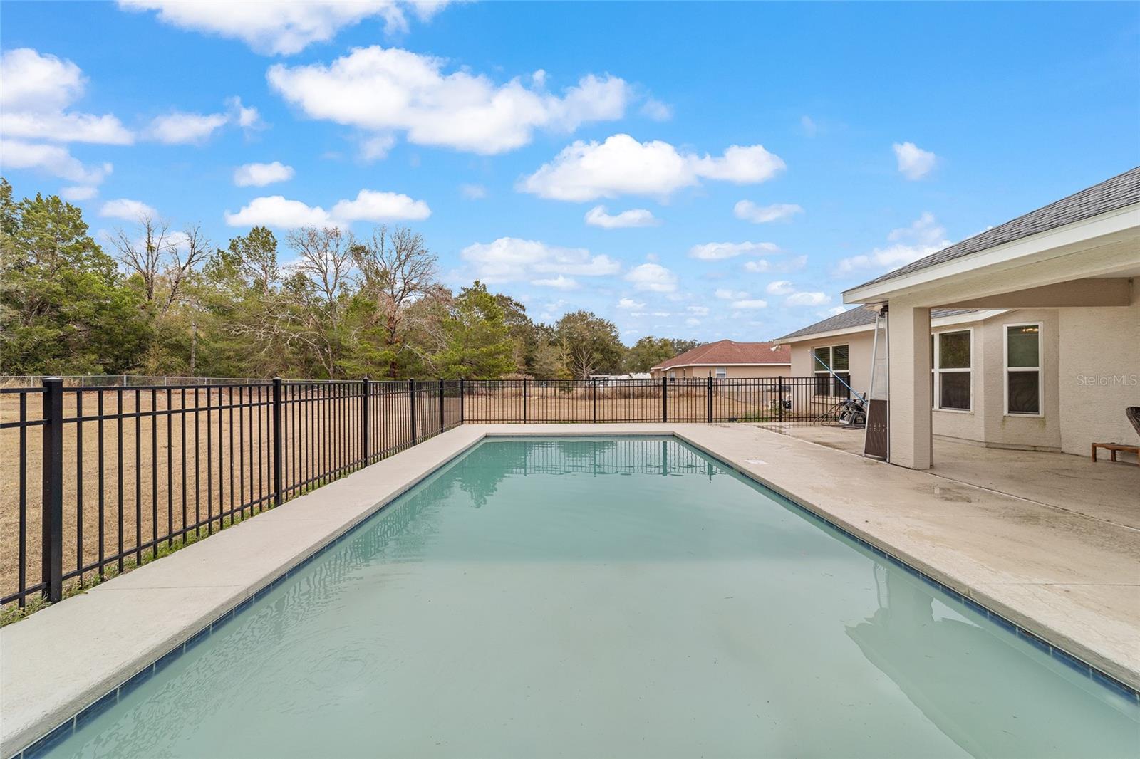 SMITH LAKE ESTATE - Residential