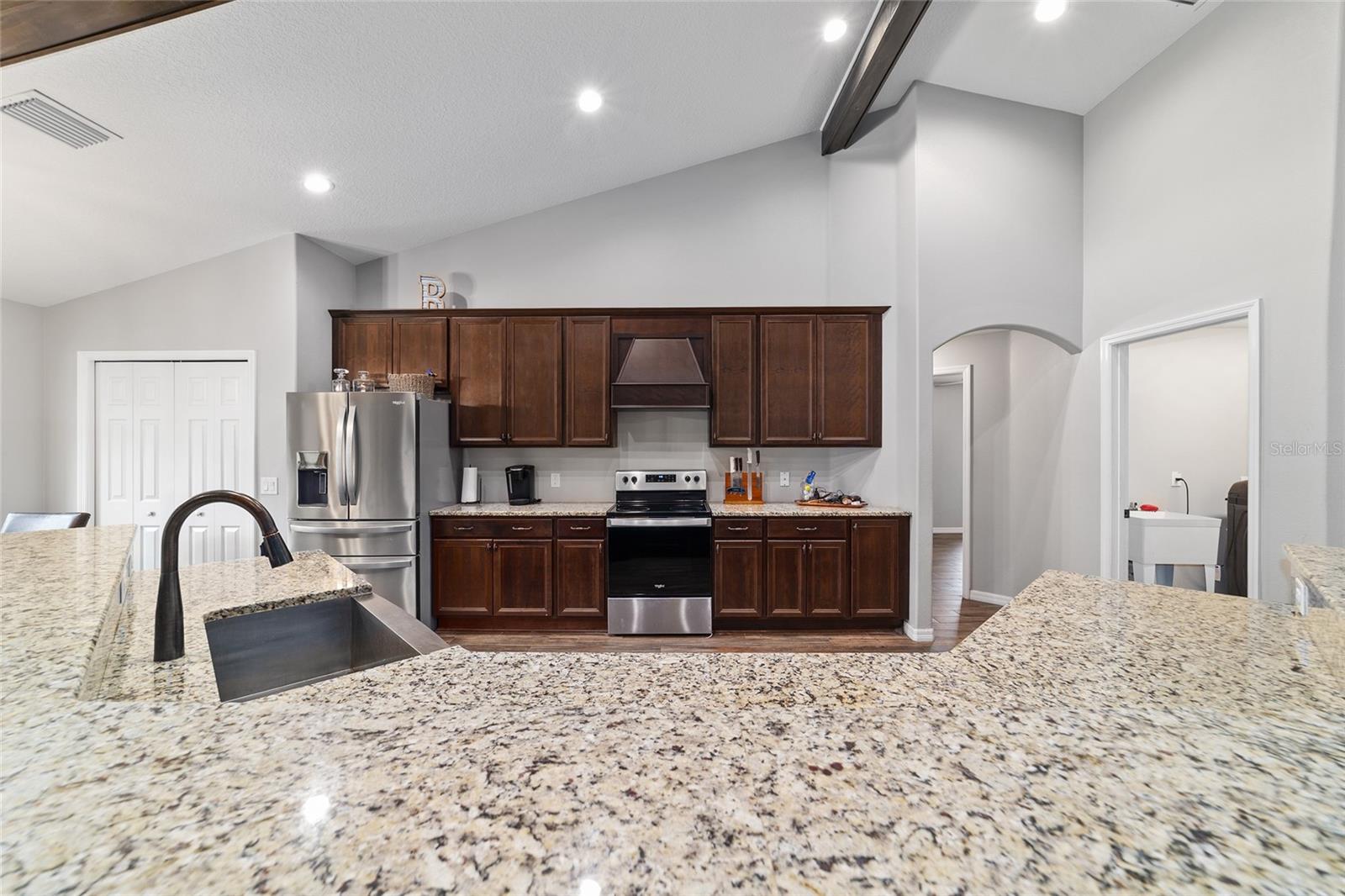 SMITH LAKE ESTATE - Residential