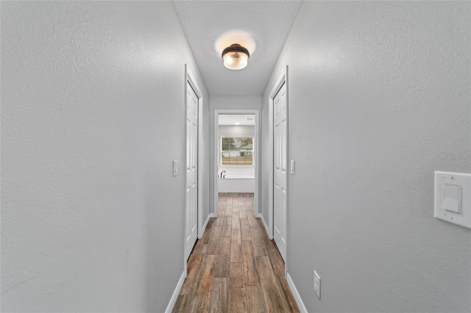 SMITH LAKE ESTATE - Residential