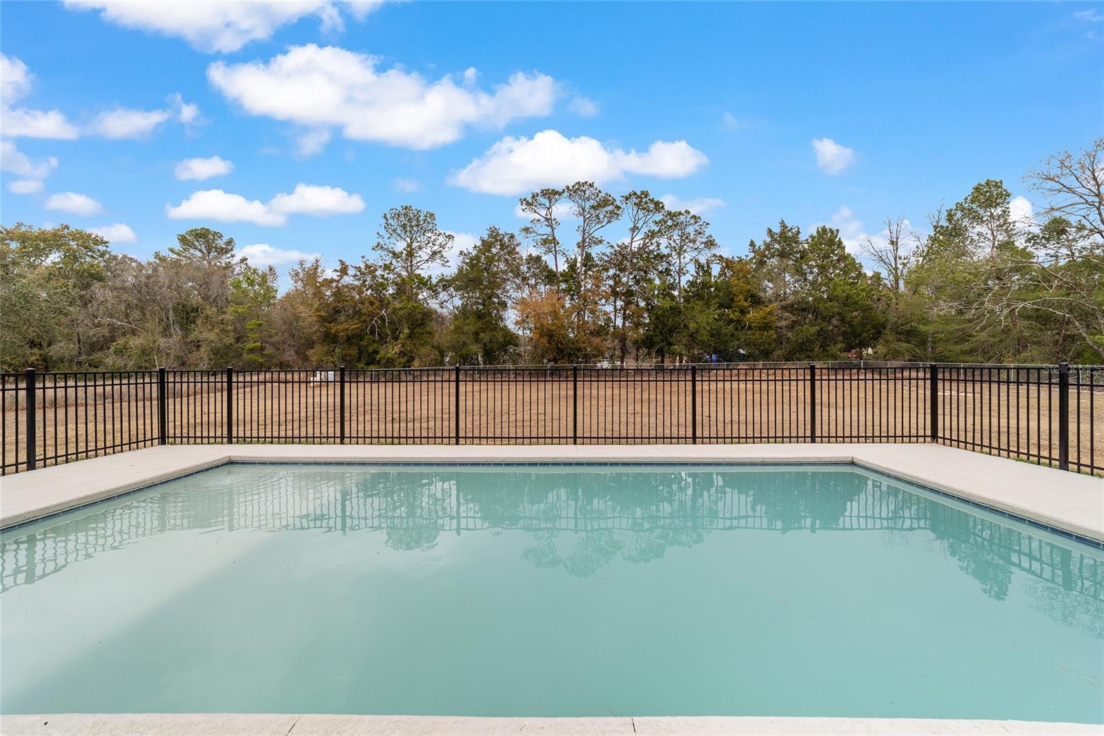 SMITH LAKE ESTATE - Residential