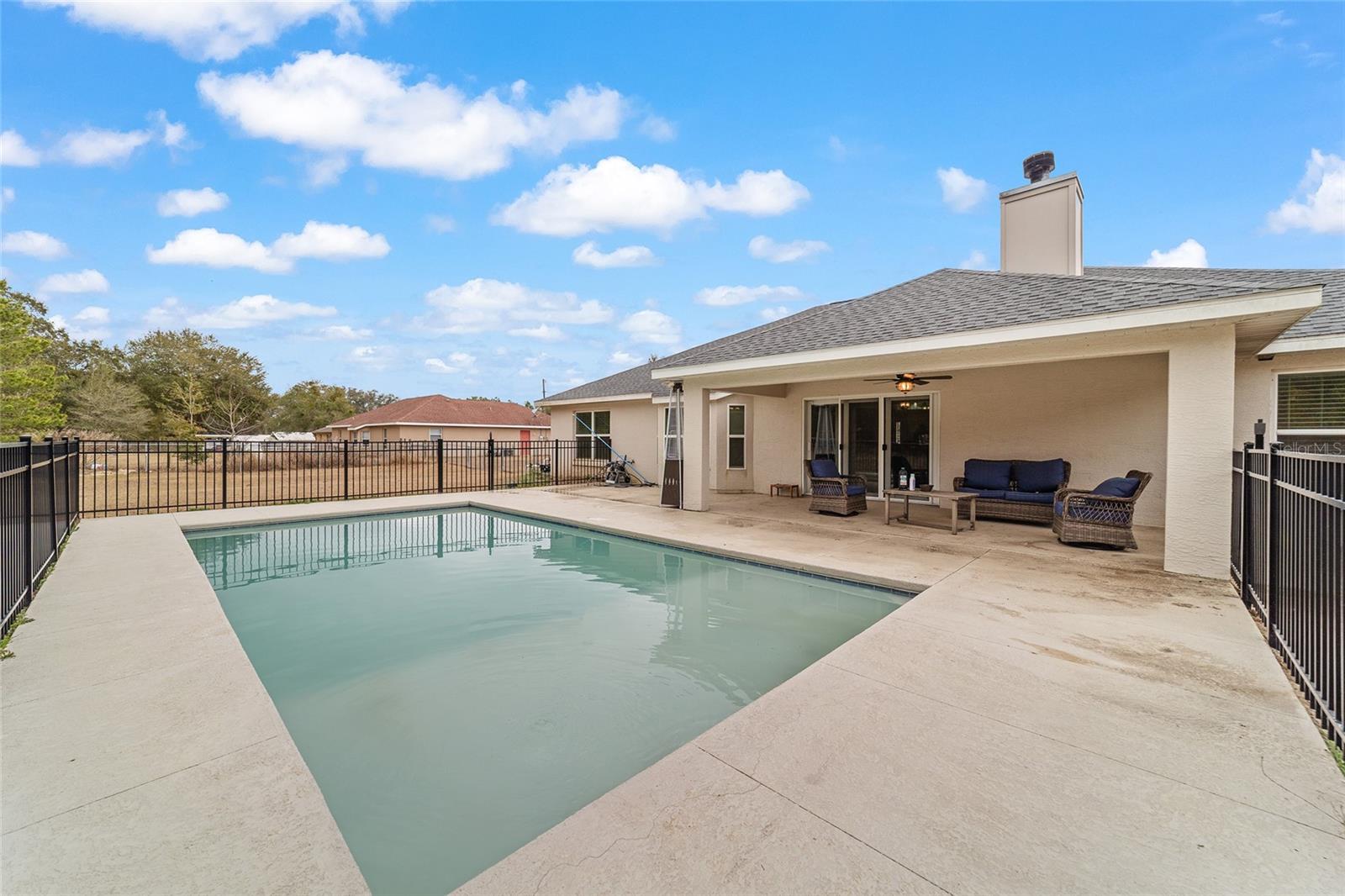 SMITH LAKE ESTATE - Residential