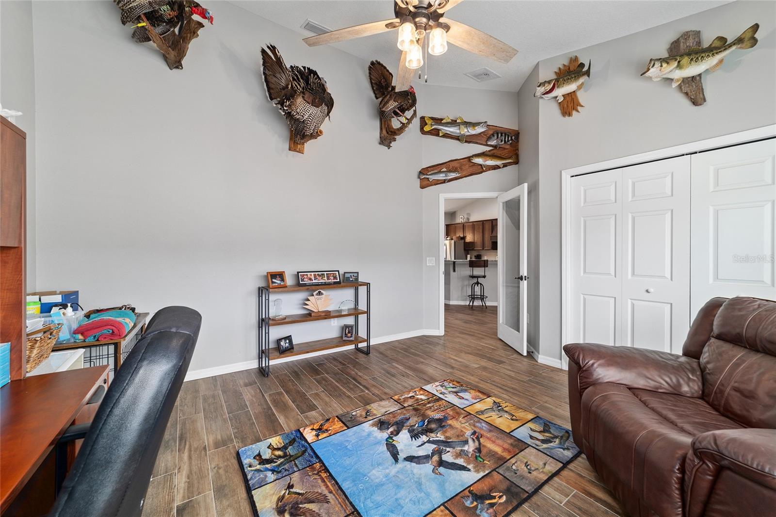 SMITH LAKE ESTATE - Residential