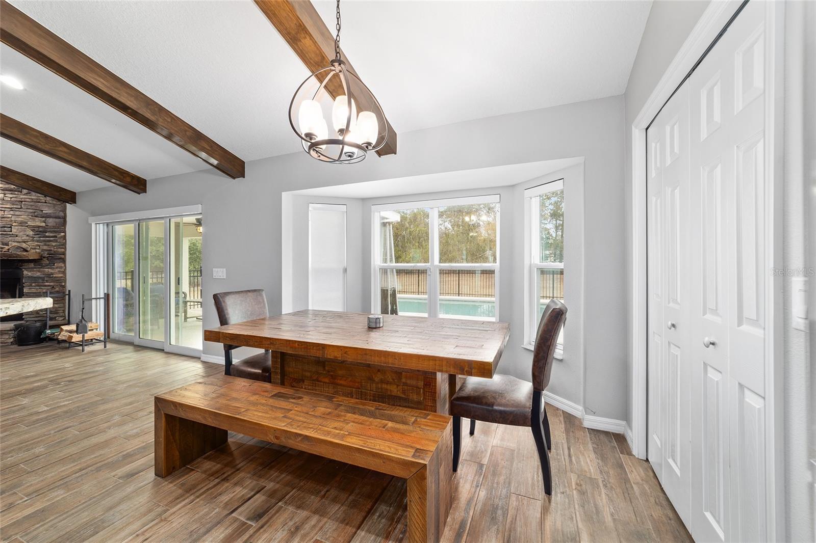 SMITH LAKE ESTATE - Residential