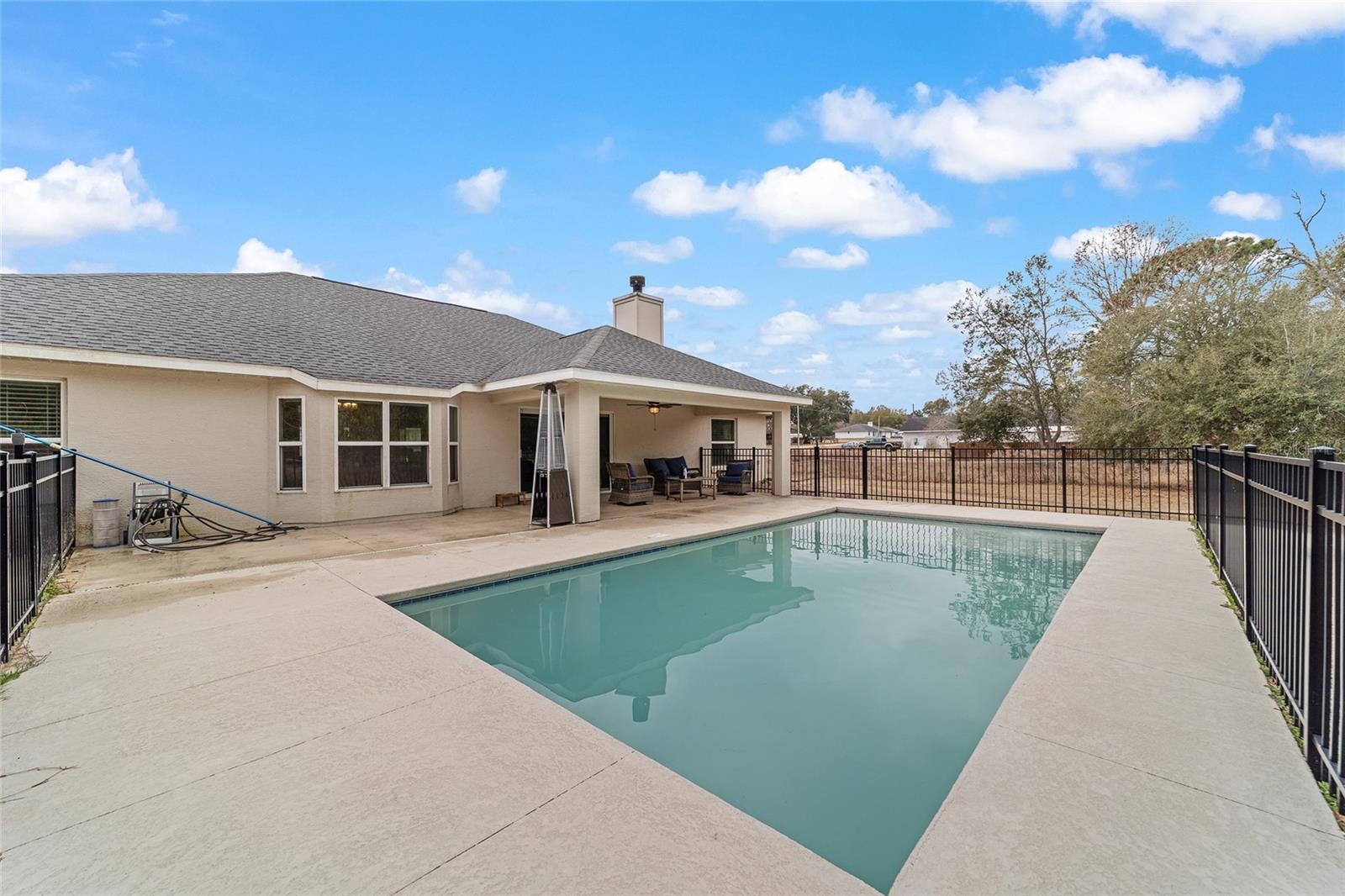 SMITH LAKE ESTATE - Residential