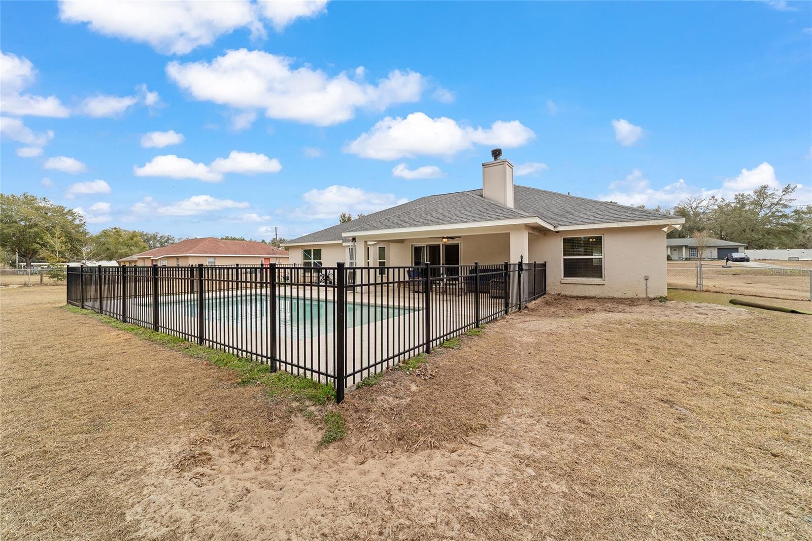 SMITH LAKE ESTATE - Residential