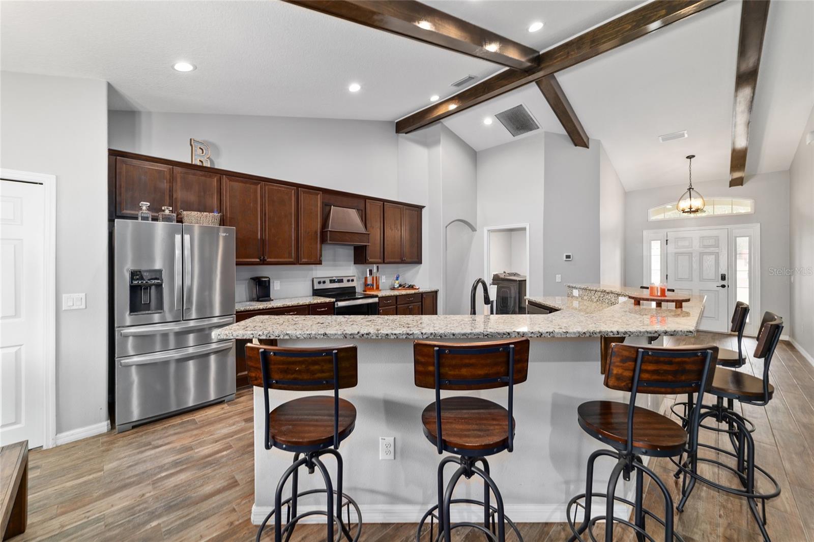 SMITH LAKE ESTATE - Residential