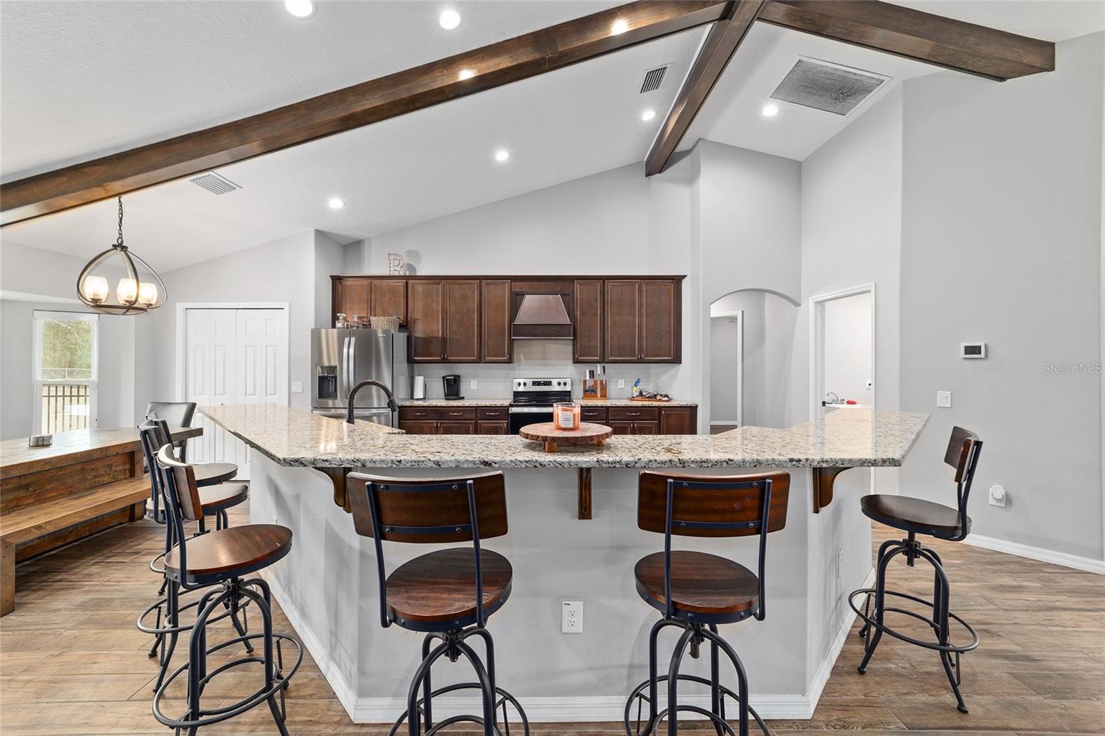 SMITH LAKE ESTATE - Residential