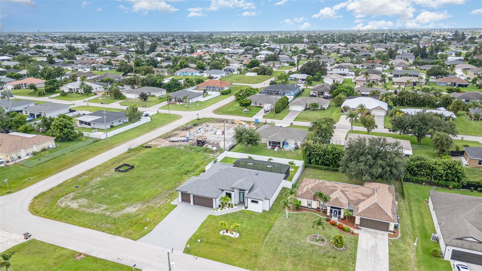 CAPE CORAL - Residential