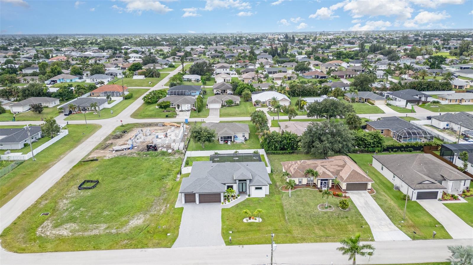 CAPE CORAL - Residential