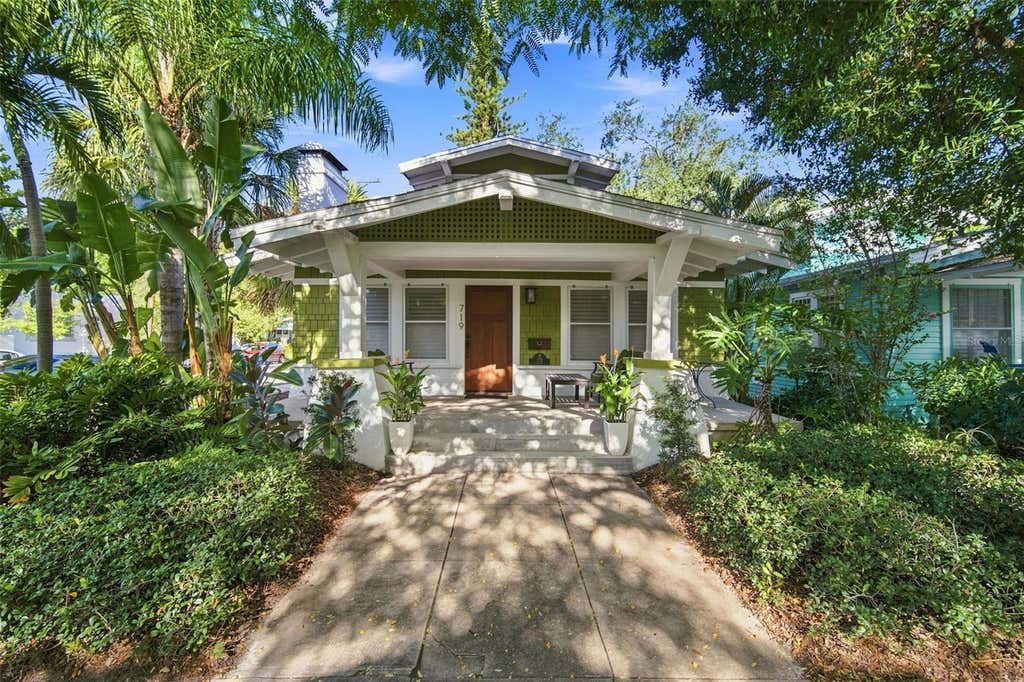 Photo of 719 S Bungalow Terrace, Tampa, FL 33606 (MLS # TB8537866)