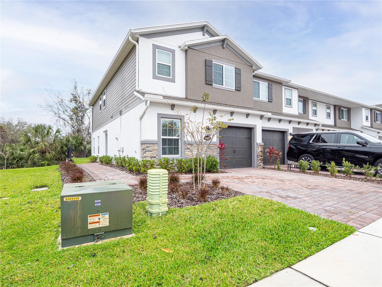 4902 LIVINGSTON LANE