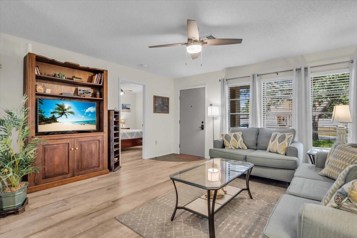 SOUTH VENICE - Residential Lease