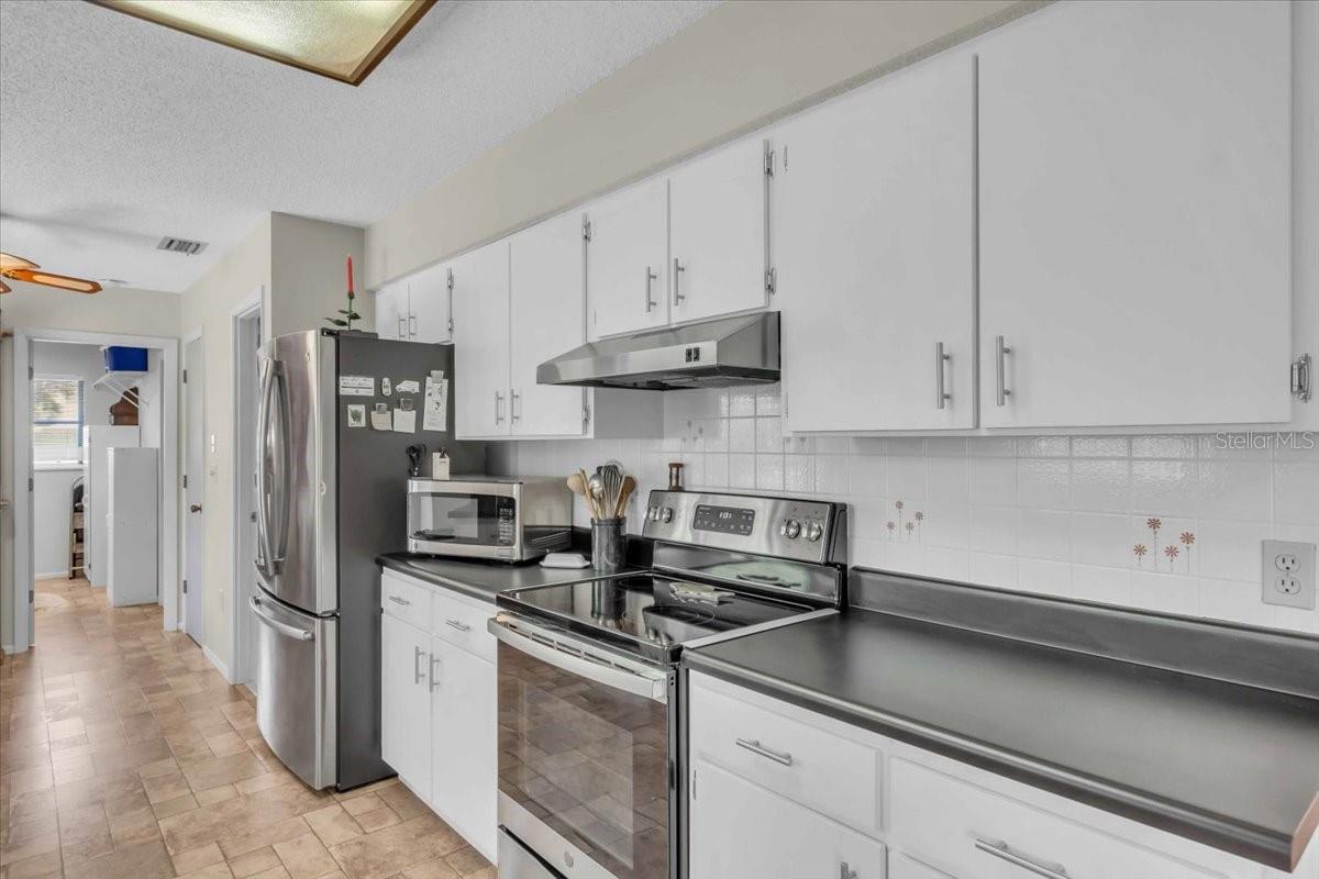 SOUTH VENICE - Residential Lease
