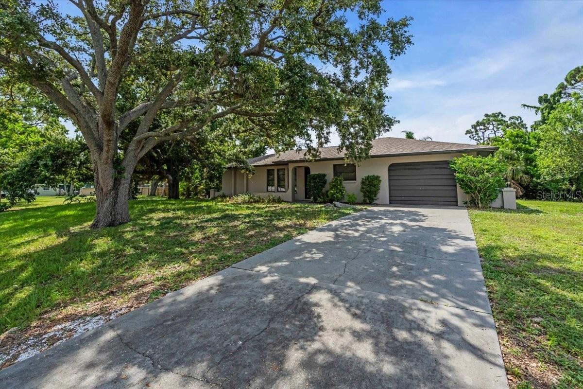 SOUTH VENICE - Residential Lease