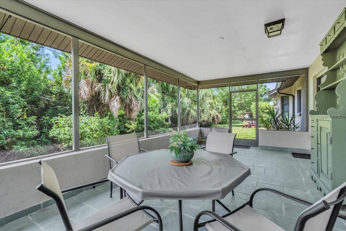 SOUTH VENICE - Residential Lease