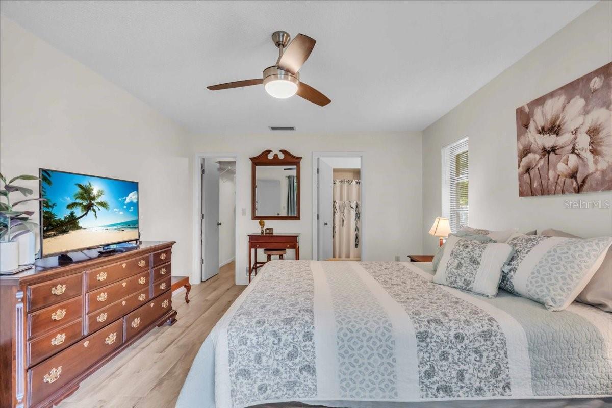 SOUTH VENICE - Residential Lease