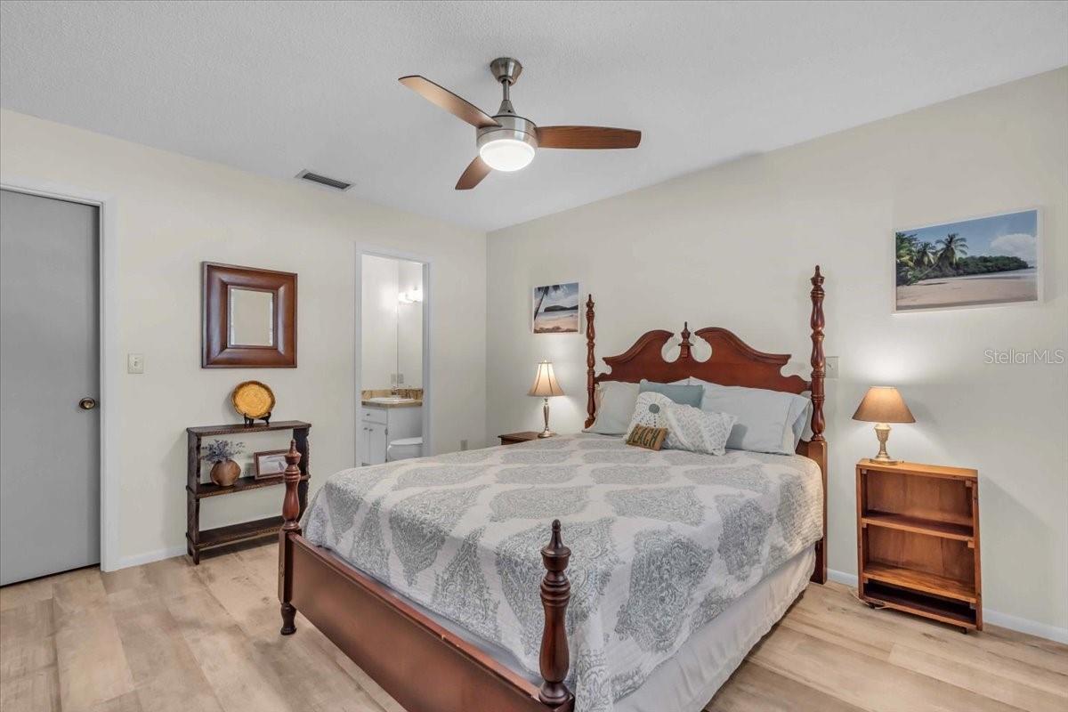SOUTH VENICE - Residential Lease