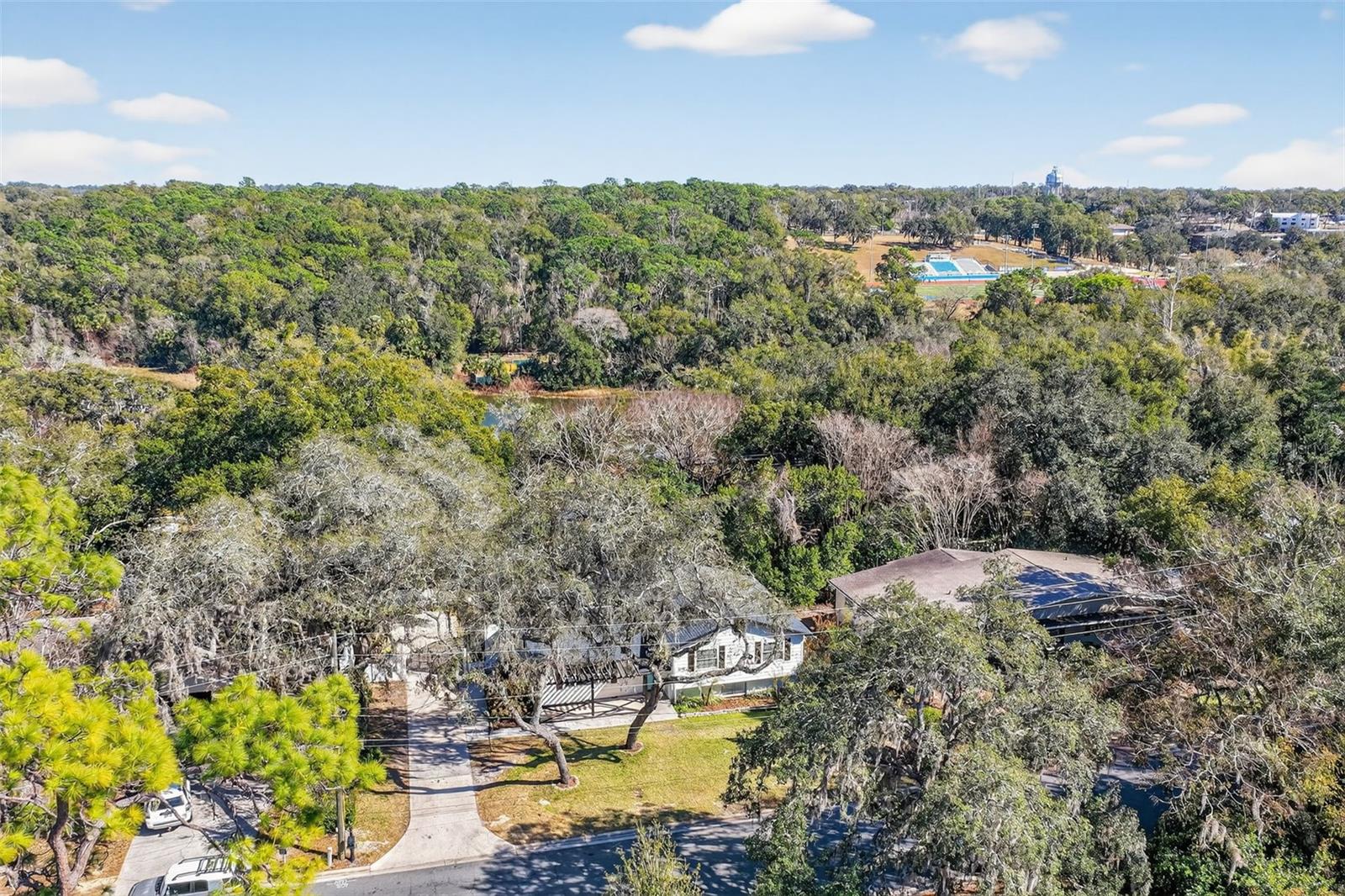 1824 CRESTVIEW DRIVE