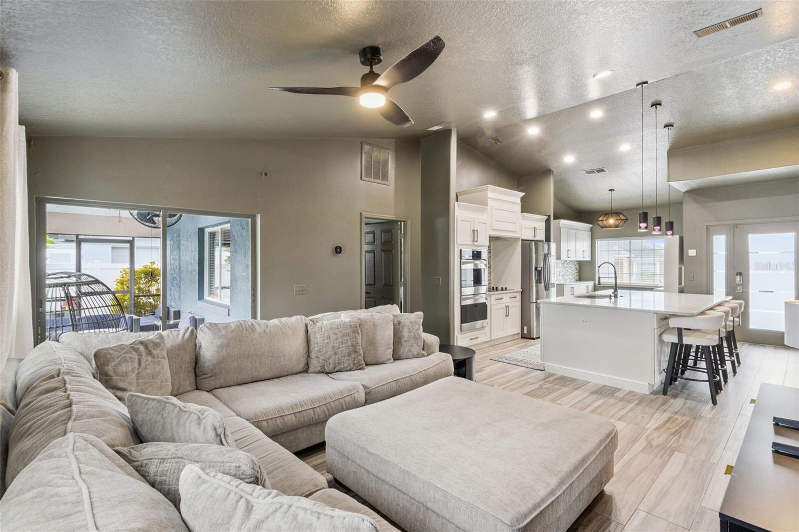 HILLCREST HOMES OF LAKE DAVENPORT PH 1 - Residential