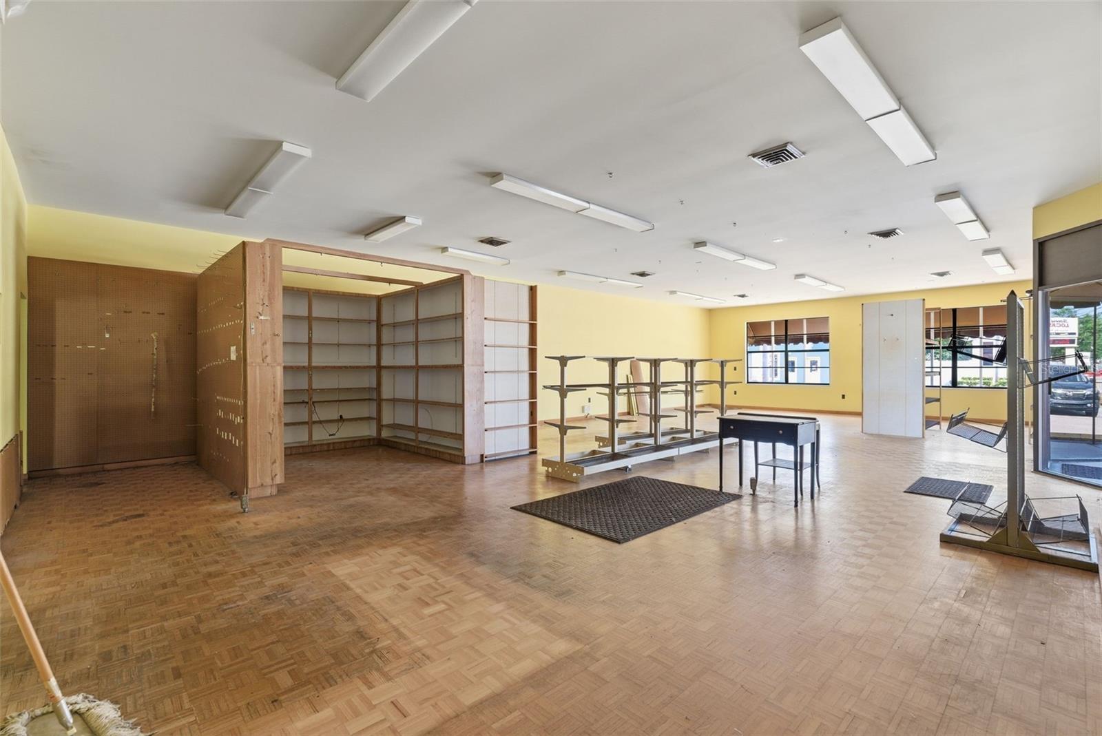 PALMA CEIA PARK - Commercial Sale
