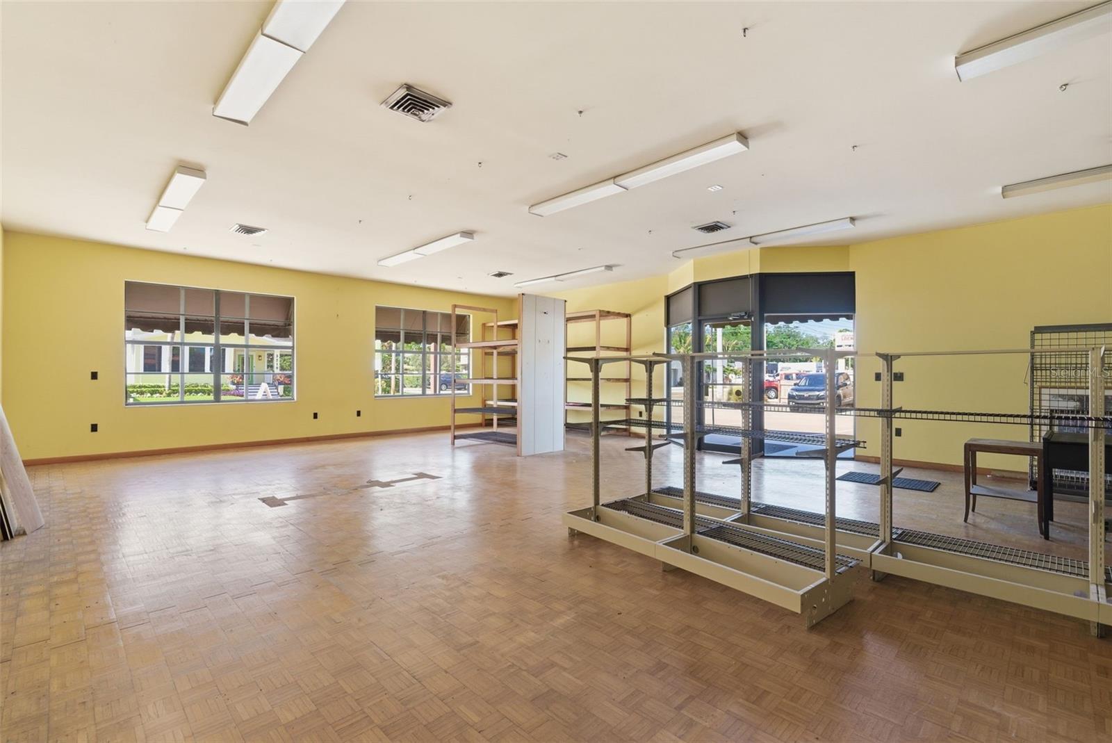 PALMA CEIA PARK - Commercial Sale