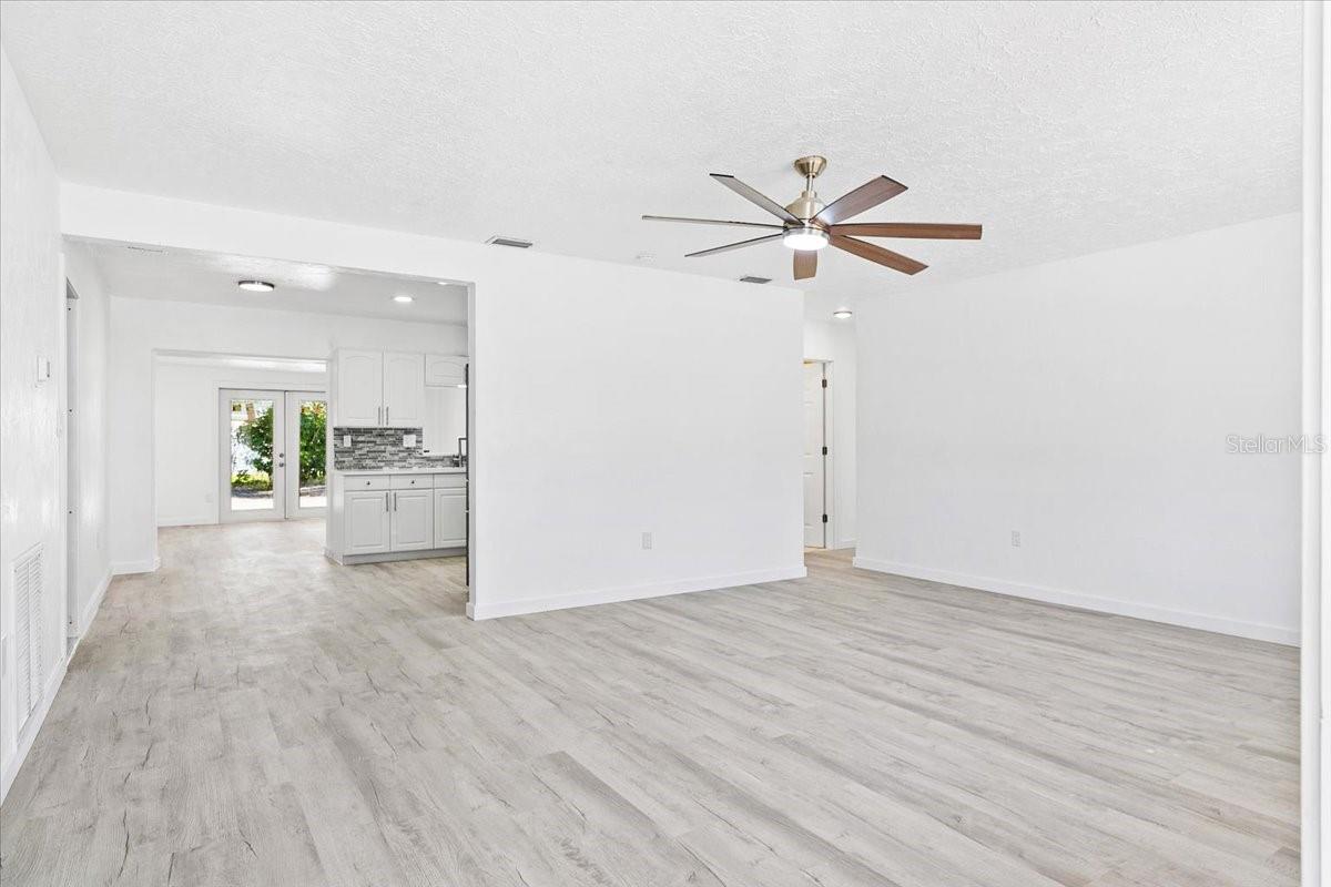 6243 CARLTON AVENUE, SARASOTA, FL, 34231 4 6243 CARLTON AVENUE
