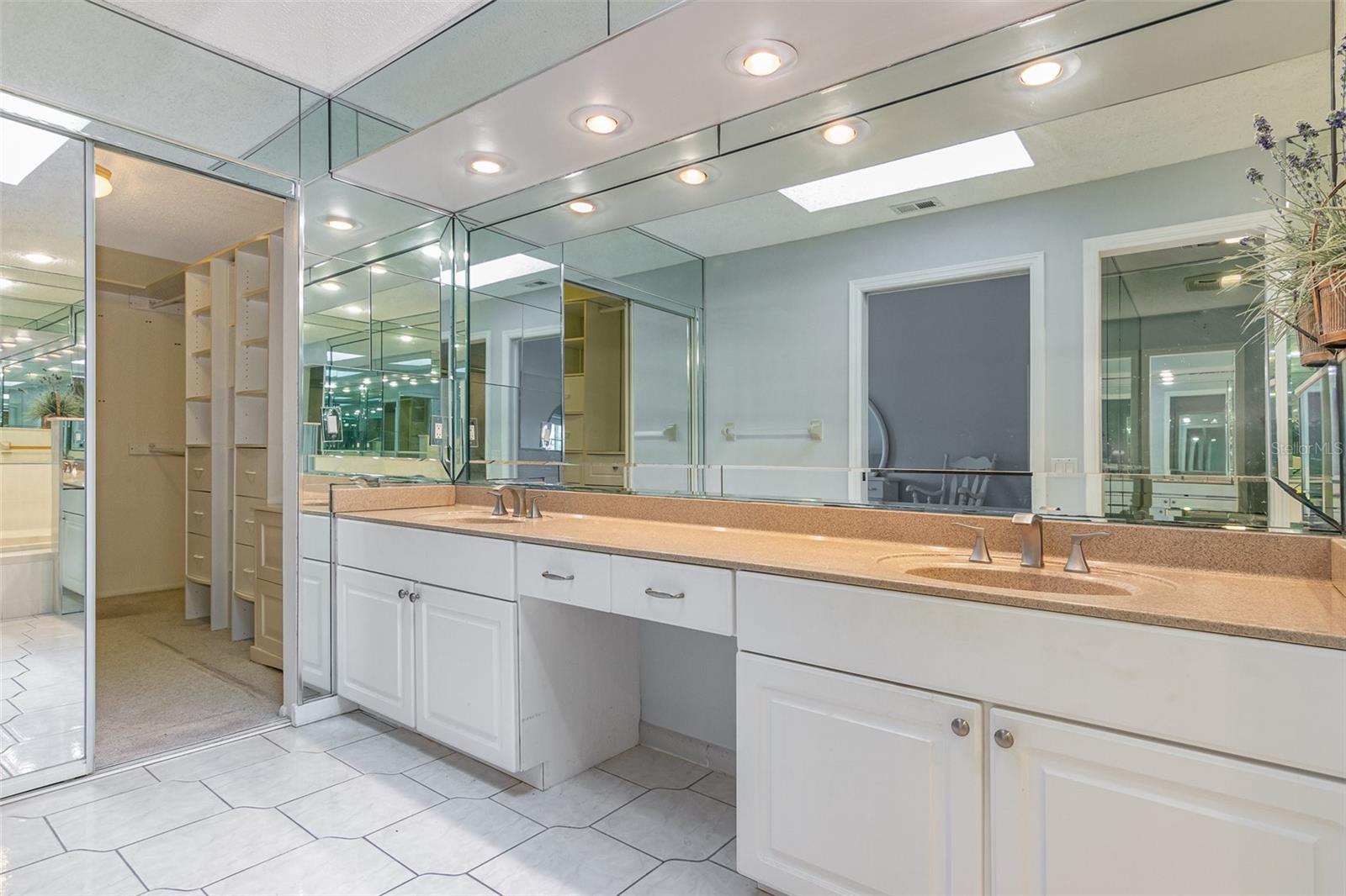 ORANGE TREE COUNTRY CLUB - Residential