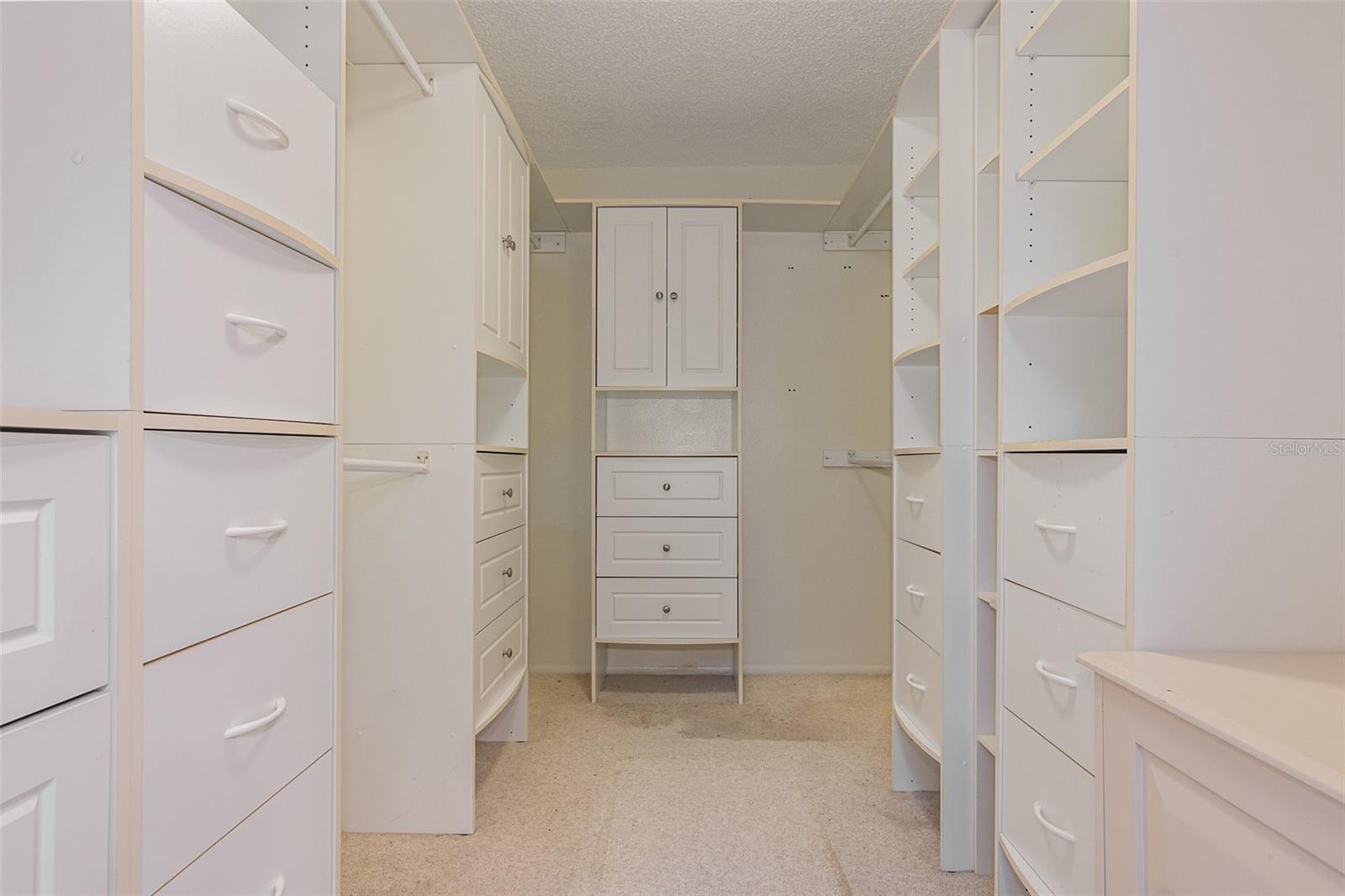 ORANGE TREE COUNTRY CLUB - Residential