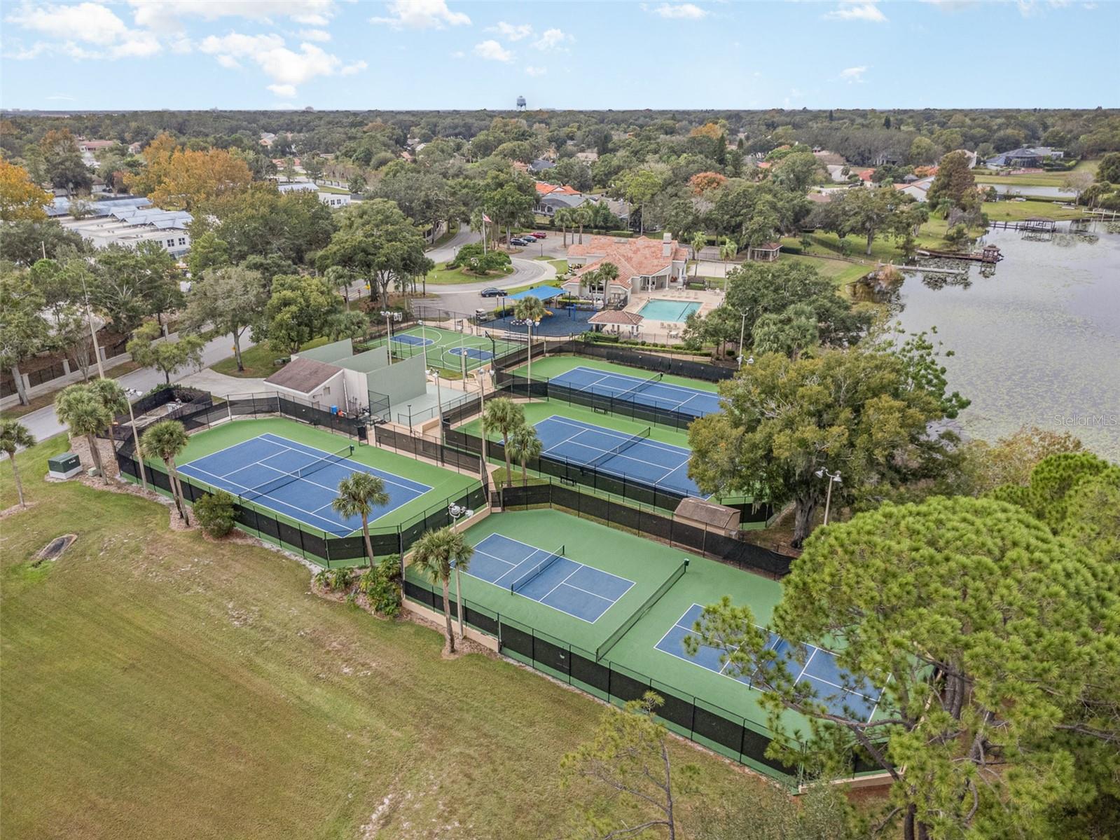 ORANGE TREE COUNTRY CLUB - Residential