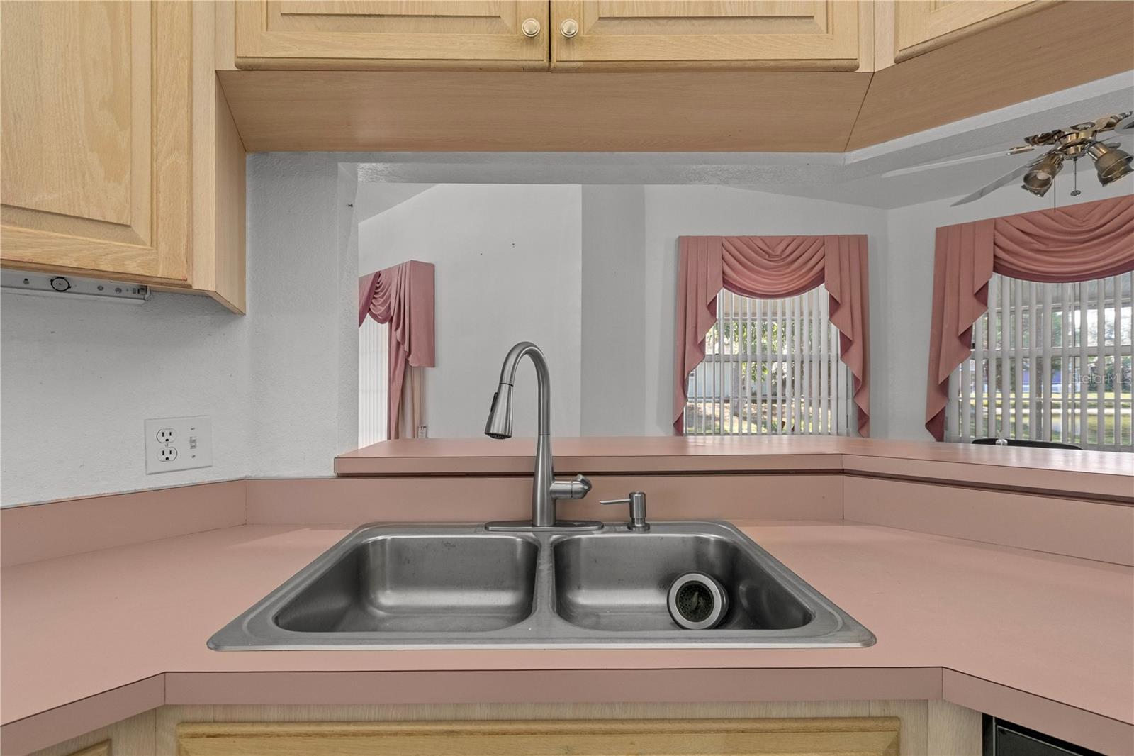 STEPHENSON MANOR - Residential