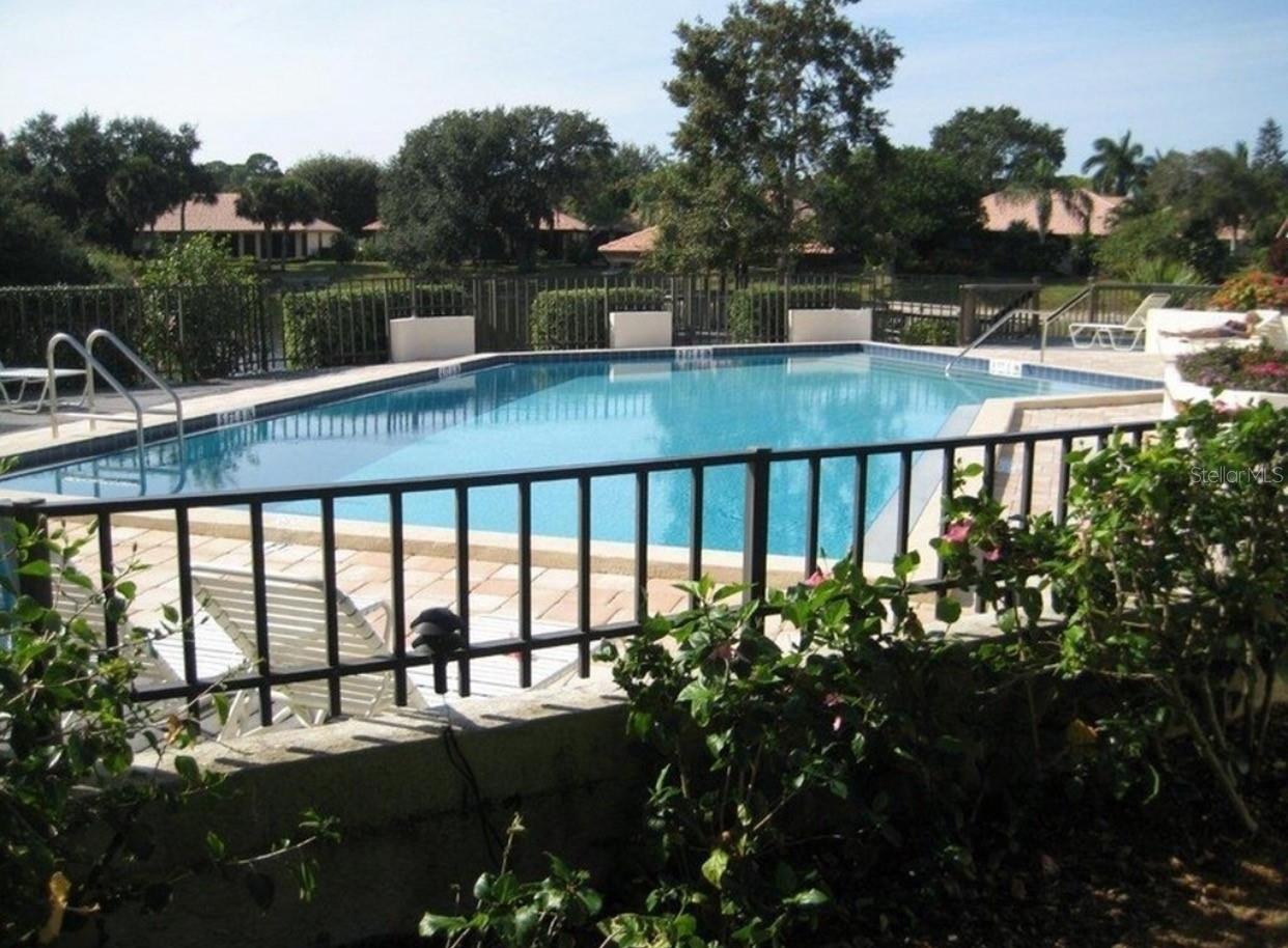 LAUREL HOLLOW - Residential