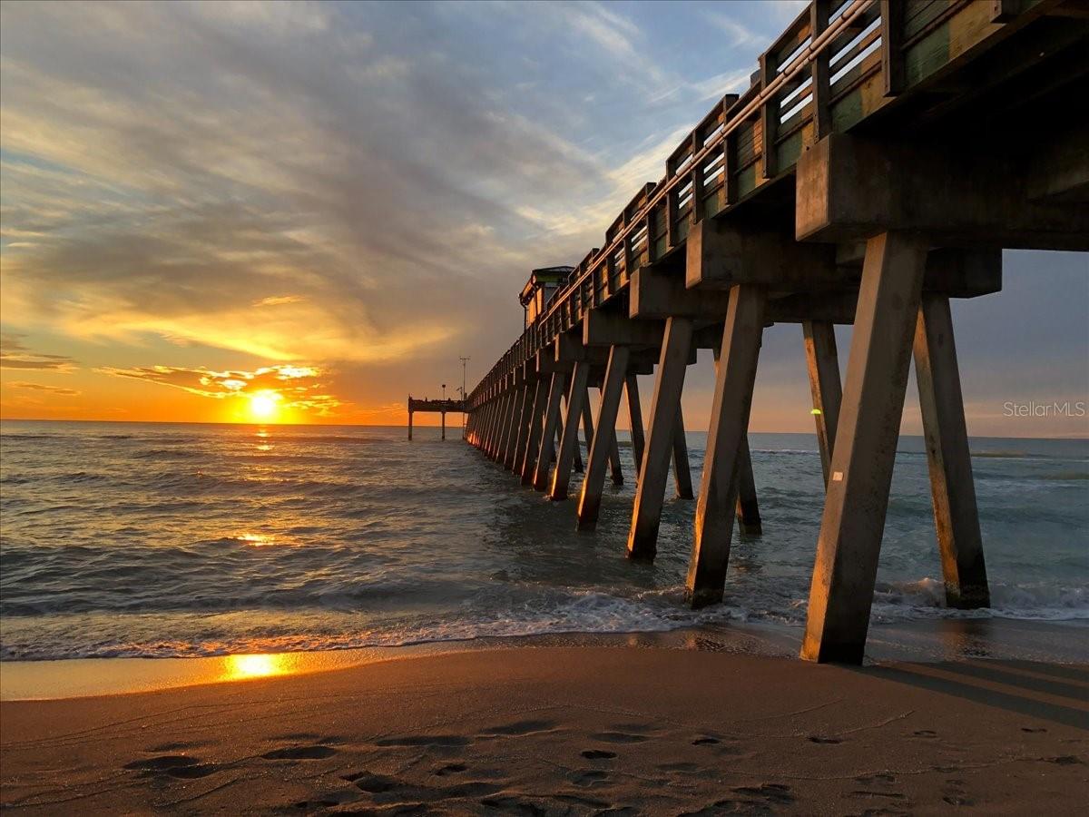 LAUREL HOLLOW - Residential