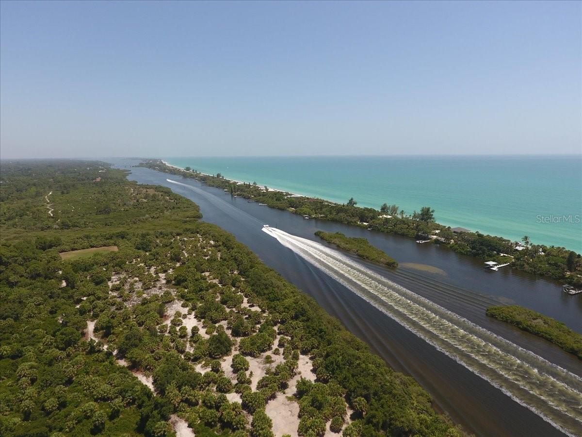 LAUREL HOLLOW - Residential