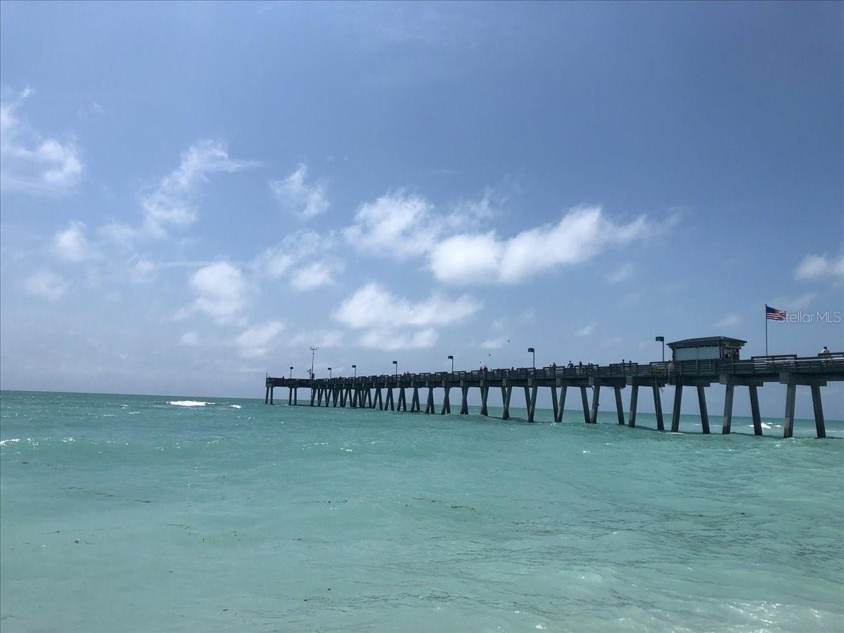 LAUREL HOLLOW - Residential