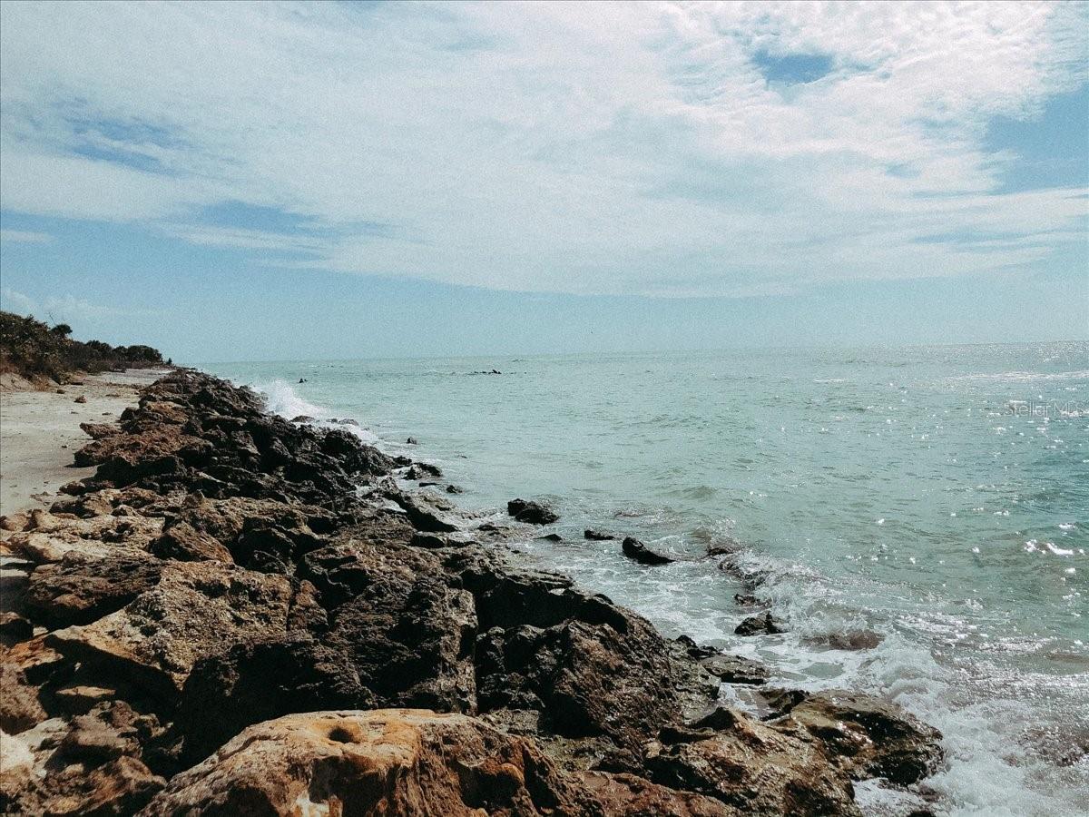 LAUREL HOLLOW - Residential