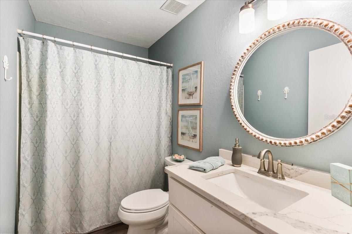 LAUREL HOLLOW - Residential