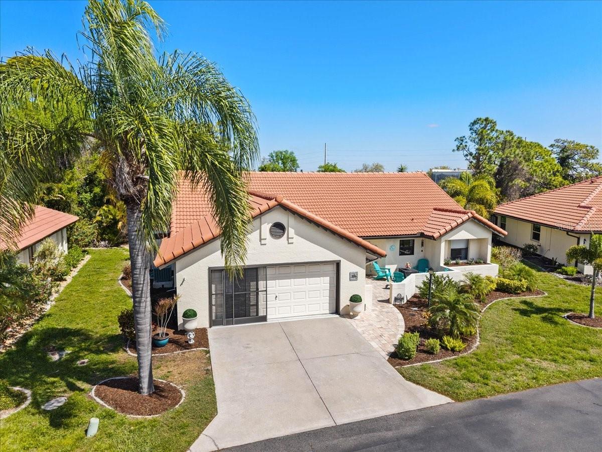 LAUREL HOLLOW - Residential