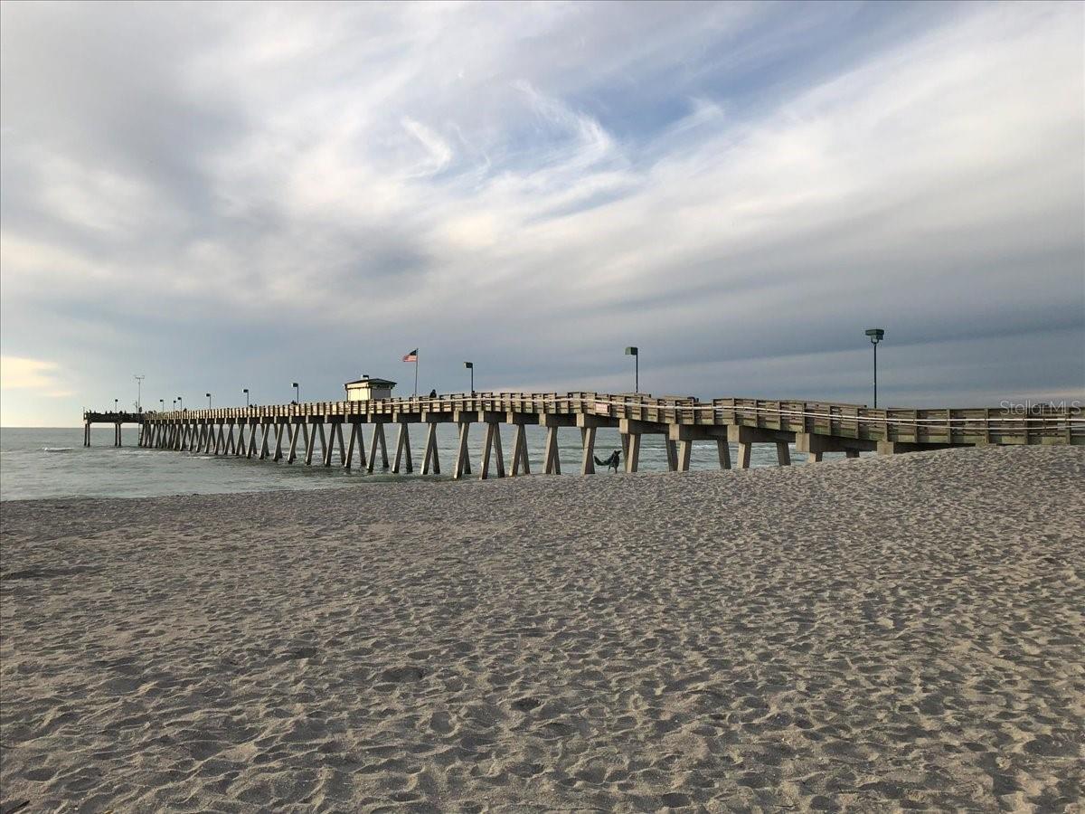 LAUREL HOLLOW - Residential