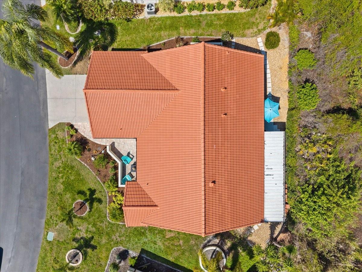 LAUREL HOLLOW - Residential