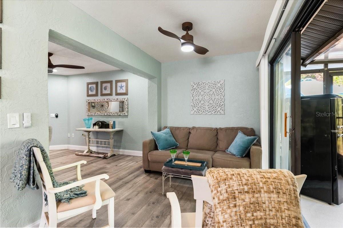 LAUREL HOLLOW - Residential