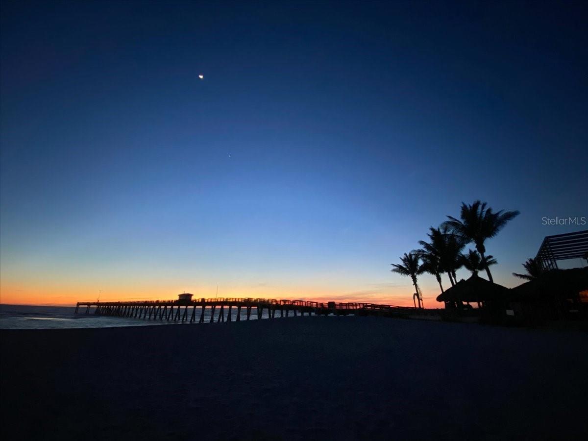 LAUREL HOLLOW - Residential