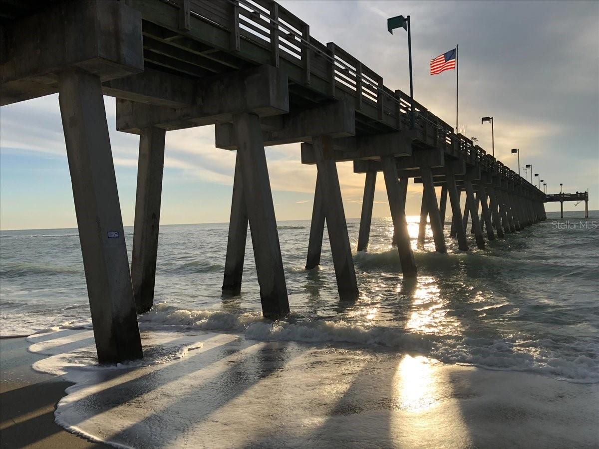 LAUREL HOLLOW - Residential