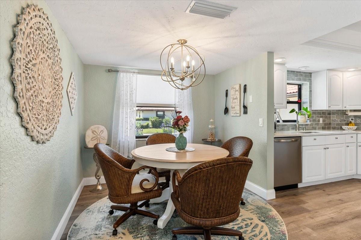 LAUREL HOLLOW - Residential