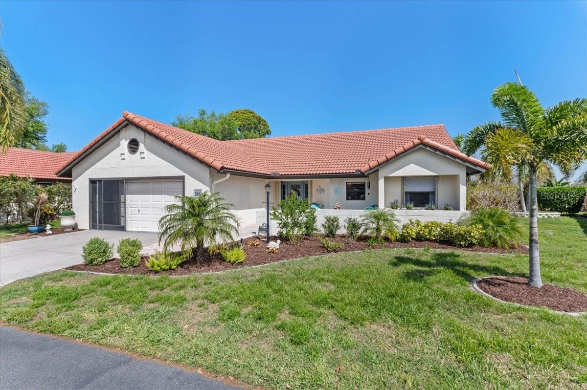 LAUREL HOLLOW - Residential