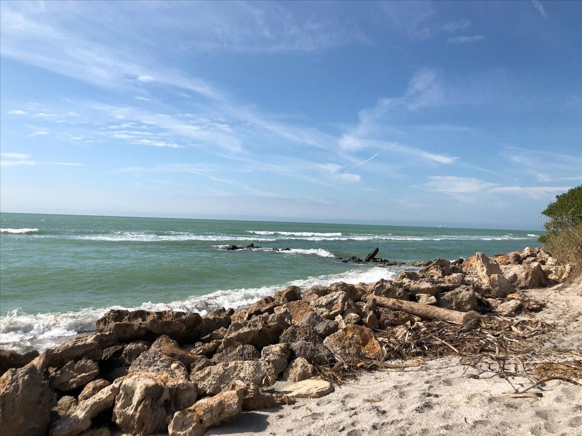 LAUREL HOLLOW - Residential