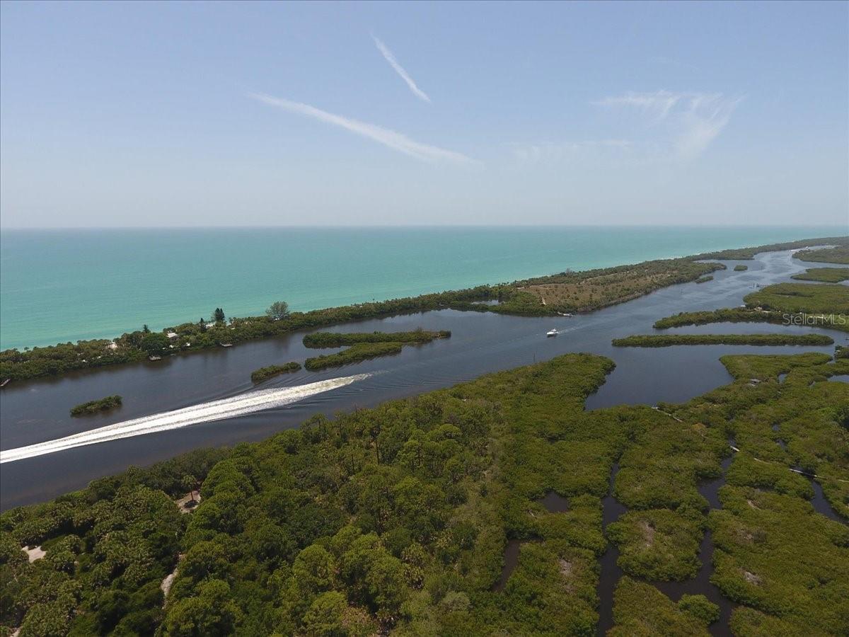 LAUREL HOLLOW - Residential